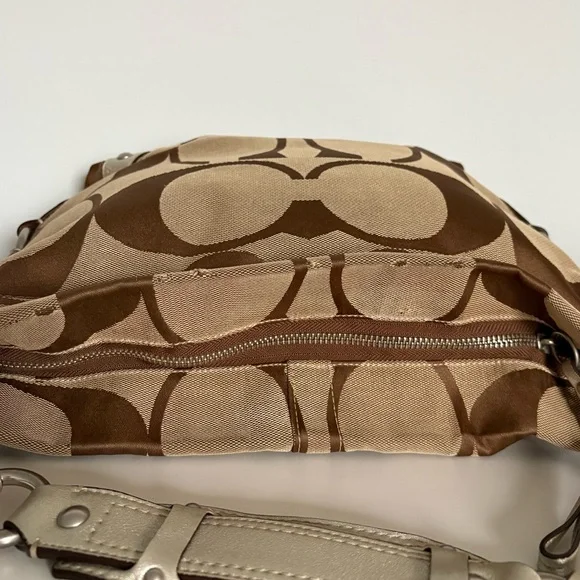 Y2k Coach Carly Signature Silver Leather and Tan Medium Shoulder Bag - Picture 5 of 8